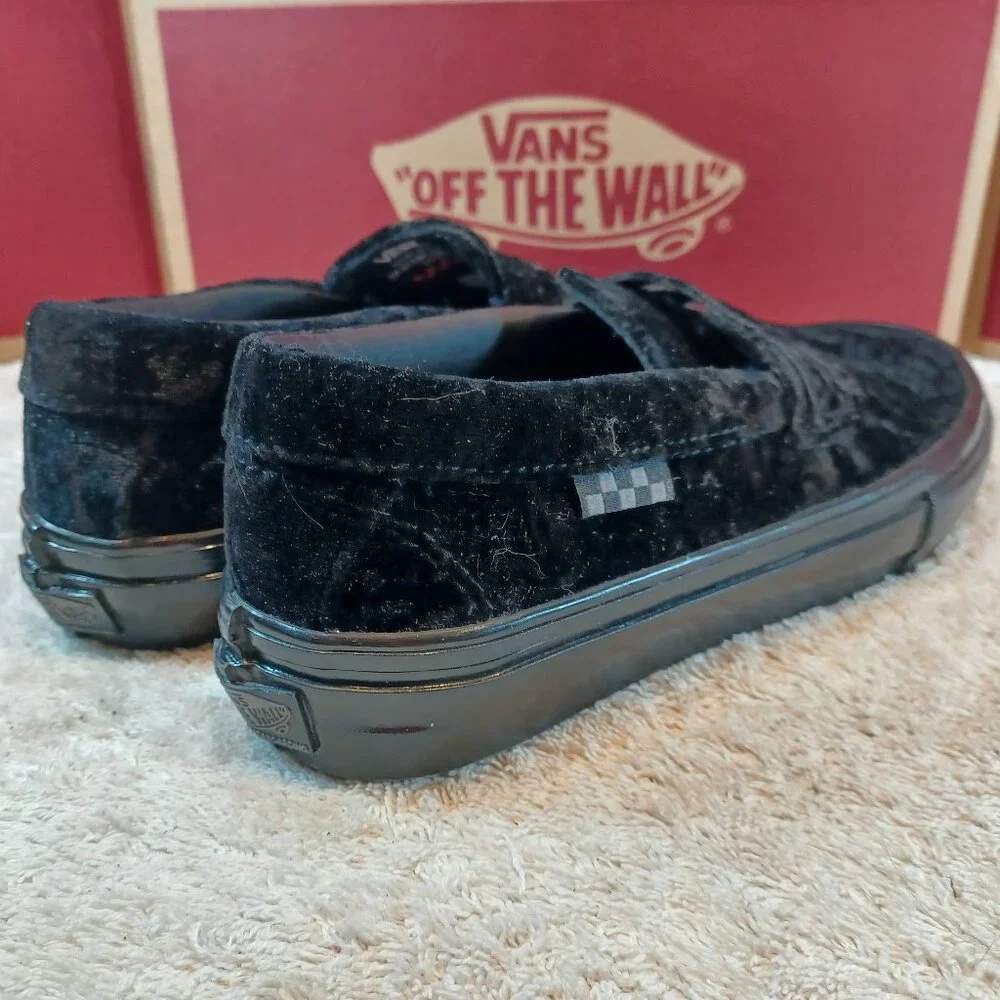 Vans Men's 4/Women's 5.5 Style 53 Slip On Black Velvet VN0A5HEL5AA